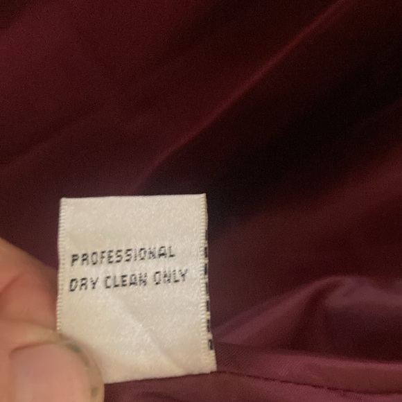 Blazer size 12 by Promise New York in rich burgundy color - Picture 9 of 9